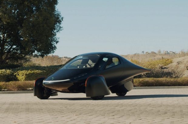 نخستین اتومبیل سه چرخ خورشیدی بدون نیاز به شارژ نخستین اتومبیل سه چرخ خورشیدی بدون نیاز به شارژ