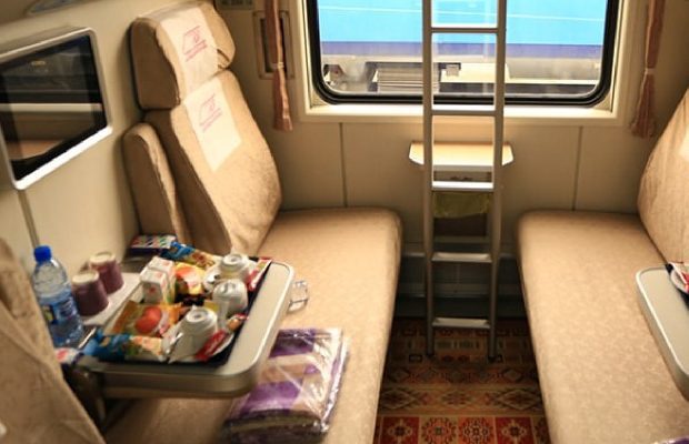 مقایسه هزینه‌های سفر از تهران به اصفهان؛ قطار، هواپیما یا اتوبوس؟